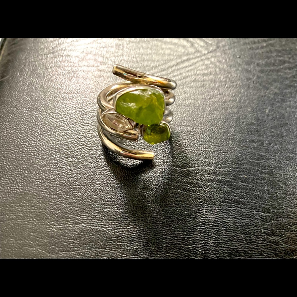 Lilly Barrack silver ring with Peridot